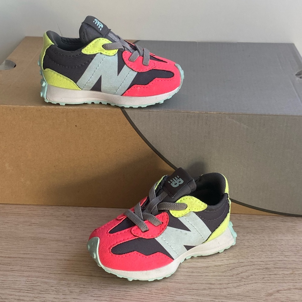 New Balance 327 Toddler Sneakers - SZ 4 C - Picture 8 of 16